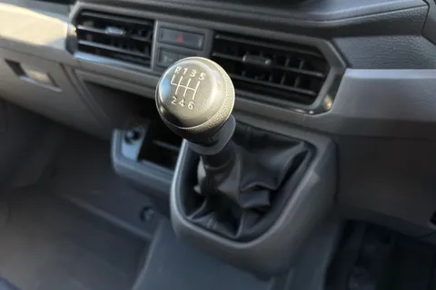 PN74SCV Volkswagen Crafter 2.0 TDI 140PS Commerce High Roof Van Thumbnail #23