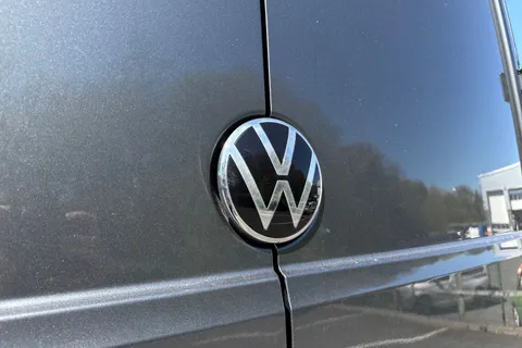 PN74SCV Volkswagen Crafter 2.0 TDI 140PS Commerce High Roof Van Thumbnail #29