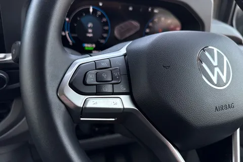 KY25PPZ Volkswagen E-Transporter SWB 136PS 65kWh Electric Panel Van Thumbnail #33