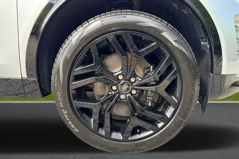  Land Rover Discovery Sport 1.5 P270e 12.17kWh Landmark Auto 4WD Euro 6 (s/s) 5dr Thumbnail #9