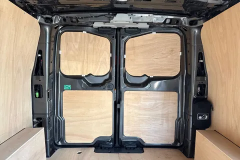 KY25PPZ Volkswagen E-Transporter SWB 136PS 65kWh Electric Panel Van Thumbnail #41