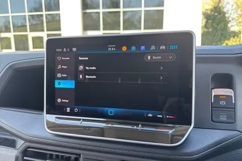 PN74SCV Volkswagen Crafter 2.0 TDI 140PS Commerce High Roof Van Thumbnail #41