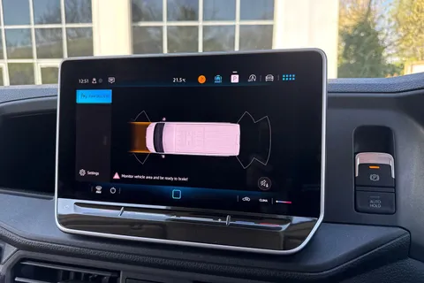 PN74SCV Volkswagen Crafter 2.0 TDI 140PS Commerce High Roof Van Thumbnail #42