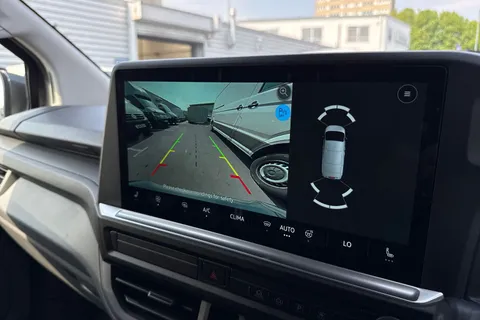 KY25PPZ Volkswagen E-Transporter SWB 136PS 65kWh Electric Panel Van Thumbnail #45