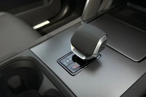  Land Rover Discovery Sport 1.5 P270e 12.17kWh Landmark Auto 4WD Euro 6 (s/s) 5dr Thumbnail #17