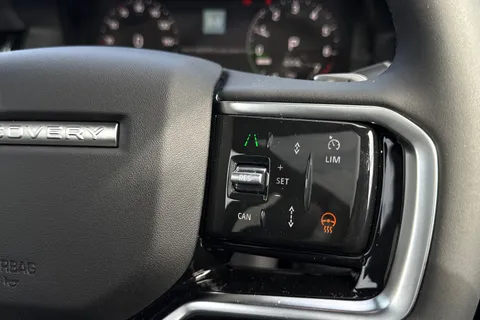  Land Rover Discovery Sport 1.5 P270e 12.17kWh Landmark Auto 4WD Euro 6 (s/s) 5dr Thumbnail #19