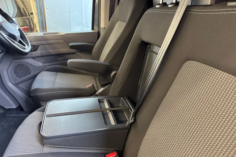 KY25PPZ Volkswagen E-Transporter SWB 136PS 65kWh Electric Panel Van Thumbnail #51