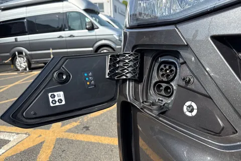 KY25PPZ Volkswagen E-Transporter SWB 136PS 65kWh Electric Panel Van Thumbnail #58