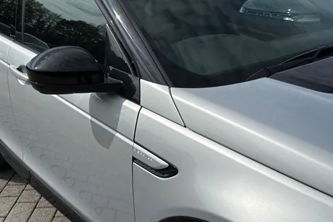  Land Rover Discovery Sport 1.5 P270e 12.17kWh Landmark Auto 4WD Euro 6 (s/s) 5dr Thumbnail #28