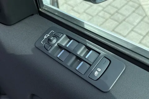  Land Rover Discovery Sport 1.5 P270e 12.17kWh Landmark Auto 4WD Euro 6 (s/s) 5dr Thumbnail #31