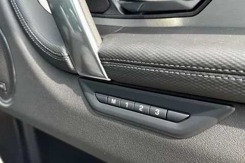  Land Rover Discovery Sport 1.5 P270e 12.17kWh Landmark Auto 4WD Euro 6 (s/s) 5dr Thumbnail #32