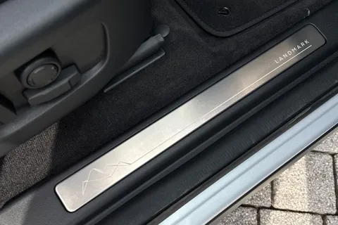  Land Rover Discovery Sport 1.5 P270e 12.17kWh Landmark Auto 4WD Euro 6 (s/s) 5dr Thumbnail #34