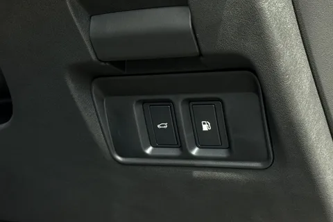  Land Rover Discovery Sport 1.5 P270e 12.17kWh Landmark Auto 4WD Euro 6 (s/s) 5dr Thumbnail #36