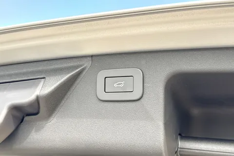  Land Rover Discovery Sport 1.5 P270e 12.17kWh Landmark Auto 4WD Euro 6 (s/s) 5dr Thumbnail #61