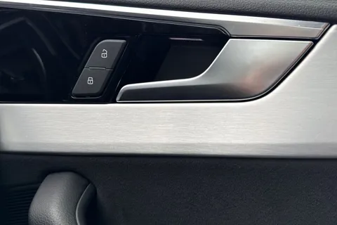 LR72WKA Audi A4 S line 35 TFSI  150 PS S tronic Thumbnail #22