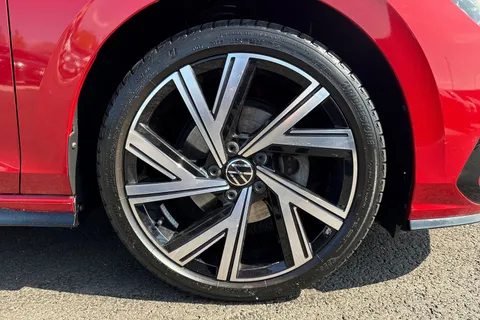 MJ72FBE Volkswagen Golf 1.5 TSI R-Line 5dr **18' BERGAMO ALLOYS** Thumbnail #10