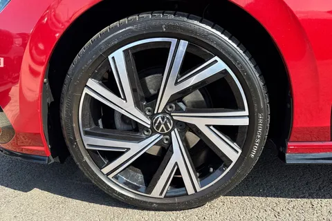 MJ72FBE Volkswagen Golf 1.5 TSI R-Line 5dr **18' BERGAMO ALLOYS** Thumbnail #13