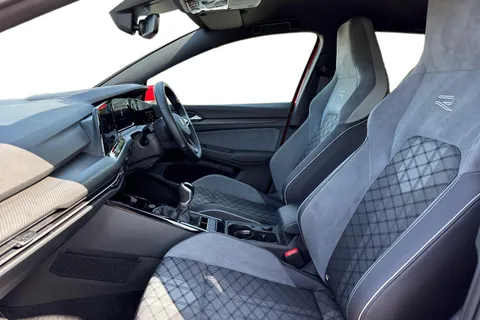 MJ72FBE Volkswagen Golf 1.5 TSI R-Line 5dr **18' BERGAMO ALLOYS** Thumbnail #16