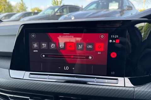 MJ72FBE Volkswagen Golf 1.5 TSI R-Line 5dr **18' BERGAMO ALLOYS** Thumbnail #22