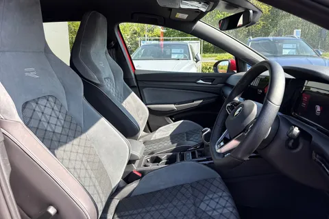 MJ72FBE Volkswagen Golf 1.5 TSI R-Line 5dr **18' BERGAMO ALLOYS** Thumbnail #24