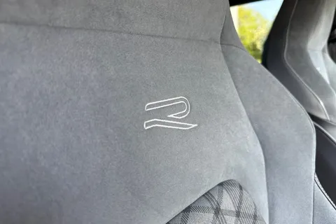 MJ72FBE Volkswagen Golf 1.5 TSI R-Line 5dr **18' BERGAMO ALLOYS** Thumbnail #25