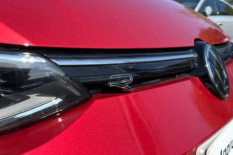 MJ72FBE Volkswagen Golf 1.5 TSI R-Line 5dr **18' BERGAMO ALLOYS** Thumbnail #27