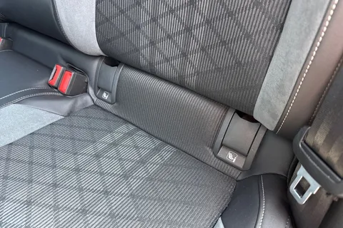 MJ72FBE Volkswagen Golf 1.5 TSI R-Line 5dr **18' BERGAMO ALLOYS** Thumbnail #36