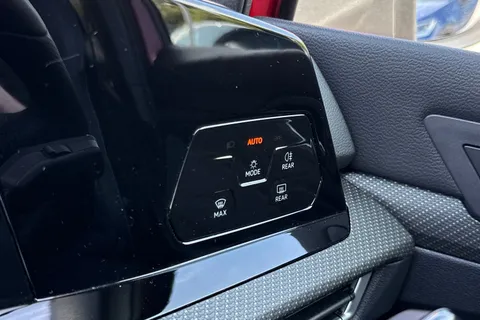 MJ72FBE Volkswagen Golf 1.5 TSI R-Line 5dr **18' BERGAMO ALLOYS** Thumbnail #41