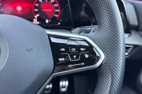 MJ72FBE Volkswagen Golf 1.5 TSI R-Line 5dr **18' BERGAMO ALLOYS** Thumbnail #43