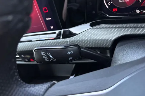 MJ72FBE Volkswagen Golf 1.5 TSI R-Line 5dr **18' BERGAMO ALLOYS** Thumbnail #44