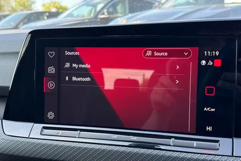 MJ72FBE Volkswagen Golf 1.5 TSI R-Line 5dr **18' BERGAMO ALLOYS** Thumbnail #49