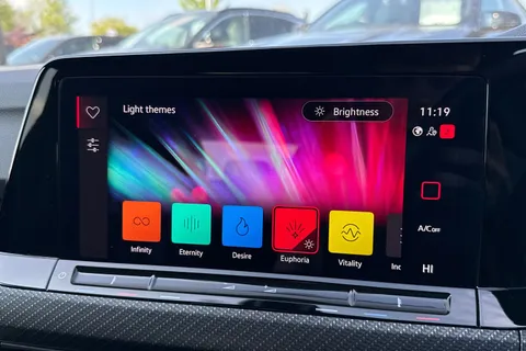 MJ72FBE Volkswagen Golf 1.5 TSI R-Line 5dr **18' BERGAMO ALLOYS** Thumbnail #51