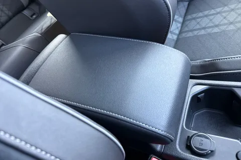 MJ72FBE Volkswagen Golf 1.5 TSI R-Line 5dr **18' BERGAMO ALLOYS** Thumbnail #55