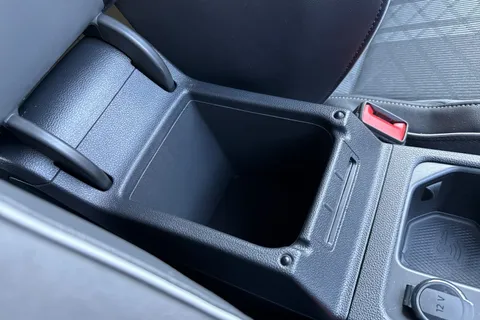 MJ72FBE Volkswagen Golf 1.5 TSI R-Line 5dr **18' BERGAMO ALLOYS** Thumbnail #56