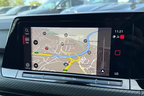 MJ72FBE Volkswagen Golf 1.5 TSI R-Line 5dr **18' BERGAMO ALLOYS** Thumbnail #59