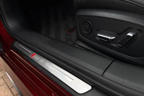 KY74FJZ Audi RS 6 Avant RS 6 Avant performance Carbon Black   630 PS tiptronic Thumbnail #35