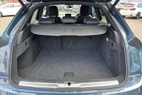 OY16BLJ Audi Q3 2.0 TDI S line Plus S Tronic quattro Euro 6 (s/s) 5dr Thumbnail #8