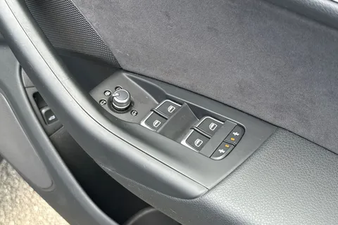 OY16BLJ Audi Q3 2.0 TDI S line Plus S Tronic quattro Euro 6 (s/s) 5dr Thumbnail #22