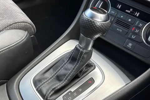 OY16BLJ Audi Q3 2.0 TDI S line Plus S Tronic quattro Euro 6 (s/s) 5dr Thumbnail #24