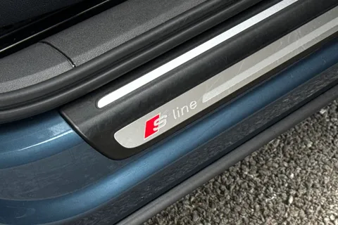 OY16BLJ Audi Q3 2.0 TDI S line Plus S Tronic quattro Euro 6 (s/s) 5dr Thumbnail #32