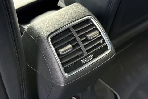 OY16BLJ Audi Q3 2.0 TDI S line Plus S Tronic quattro Euro 6 (s/s) 5dr Thumbnail #37