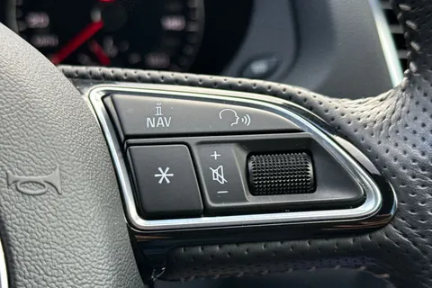 OY16BLJ Audi Q3 2.0 TDI S line Plus S Tronic quattro Euro 6 (s/s) 5dr Thumbnail #42