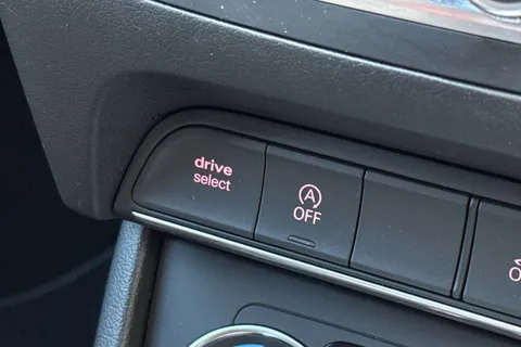 OY16BLJ Audi Q3 2.0 TDI S line Plus S Tronic quattro Euro 6 (s/s) 5dr Thumbnail #46