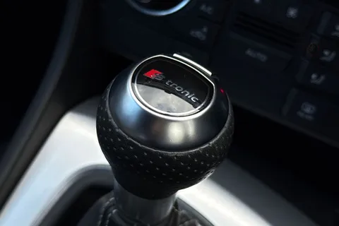 OY16BLJ Audi Q3 2.0 TDI S line Plus S Tronic quattro Euro 6 (s/s) 5dr Thumbnail #47