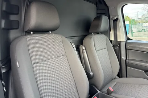 DA26UJG Volkswagen Caddy C20 Cargo Commerce Maxi Pro SWB 150 PS 1.5 TSI eHybrid 6sp DSG - Del Mileag Thumbnail #24