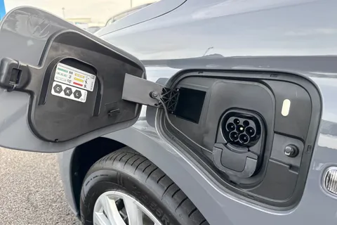 DA26UJG Volkswagen Caddy C20 Cargo Commerce Maxi Pro SWB 150 PS 1.5 TSI eHybrid 6sp DSG - Del Mileag Thumbnail #26