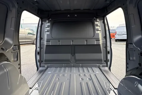 DA26UJG Volkswagen Caddy C20 Cargo Commerce Maxi Pro SWB 150 PS 1.5 TSI eHybrid 6sp DSG - Del Mileag Thumbnail #35