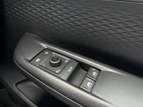 17 of 38 for CUPRA Born e-Boost 59kWh V1 Auto 5dr