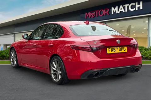 FN67OPU Alfa Romeo Giulia 2.0T Veloce Auto Euro 6 (s/s) 4dr Thumbnail #3