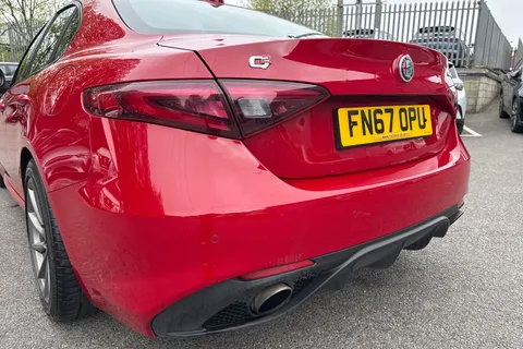 FN67OPU Alfa Romeo Giulia 2.0T Veloce Auto Euro 6 (s/s) 4dr Thumbnail #17